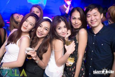 New Jiew Live at Funky Villa, Thonglor Soi 10 — photo 93