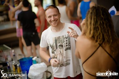 SO POOL PARTY ที่ เดอะ วอเทอร์ คลับ | โรงแรมโซฟิเทล โซ — photo 57