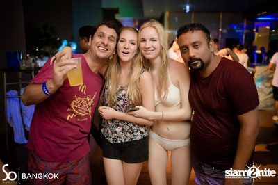 SO POOL PARTY ที่ เดอะ วอเทอร์ คลับ | โรงแรมโซฟิเทล โซ — photo 182