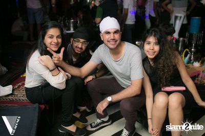 Friday Night at Desi Beats, The Opus | Thonglor Soi 10 — photo 65
