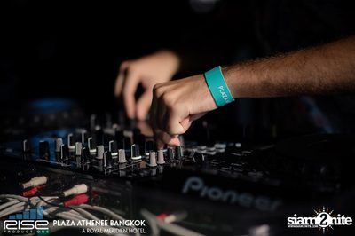 H2o SUNDAZE Open Air Pool Party at Plaza Athenee Bangkok — photo 40