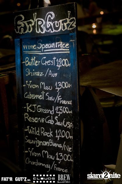 Seenspace Invasion ที่ร้าน Clouds, Fat'R Gut'z และ BREW Beers & Ciders — photo 10