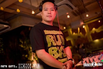 Seenspace Invasion ที่ร้าน Clouds, Fat'R Gut'z และ BREW Beers & Ciders — photo 27