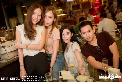 Seenspace Invasion ที่ร้าน Clouds, Fat'R Gut'z และ BREW Beers & Ciders — photo 37