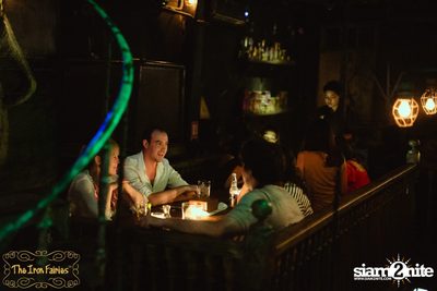 Open Mic Mondays ที่ ดิ ไอรอน แฟรี่, ทองหล่อ — photo 15