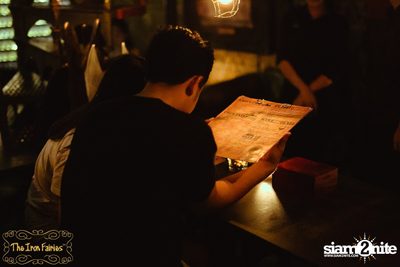 Open Mic Mondays ที่ ดิ ไอรอน แฟรี่, ทองหล่อ — photo 35