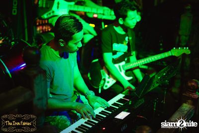 Open Mic Mondays ที่ ดิ ไอรอน แฟรี่, ทองหล่อ — photo 53