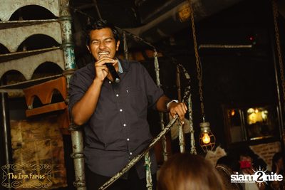 Open Mic Mondays ที่ ดิ ไอรอน แฟรี่, ทองหล่อ — photo 63