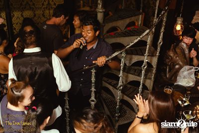 Open Mic Mondays ที่ ดิ ไอรอน แฟรี่, ทองหล่อ — photo 64
