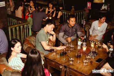 Open Mic Mondays ที่ ดิ ไอรอน แฟรี่, ทองหล่อ — photo 86