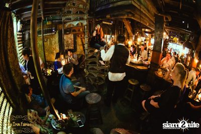 Open Mic Mondays ที่ ดิ ไอรอน แฟรี่, ทองหล่อ — photo 107