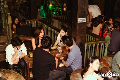 Open Mic Mondays ที่ ดิ ไอรอน แฟรี่, ทองหล่อ — photo 120