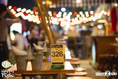 คืนวันศุกร์ ที่ร้าน แฮปปี้ ฟิช, เอเชีย ทีค เดอะ ริเวอร์ฟร้อนท์ — photo 19