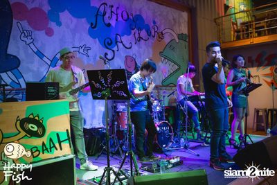 คืนวันศุกร์ ที่ร้าน แฮปปี้ ฟิช, เอเชีย ทีค เดอะ ริเวอร์ฟร้อนท์ — photo 28