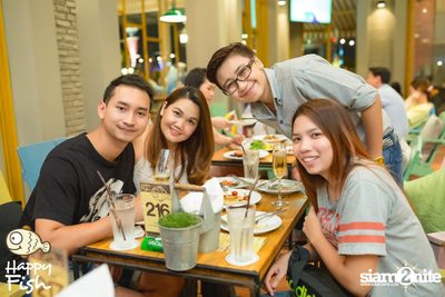 คืนวันศุกร์ ที่ร้าน แฮปปี้ ฟิช, เอเชีย ทีค เดอะ ริเวอร์ฟร้อนท์ — photo 37
