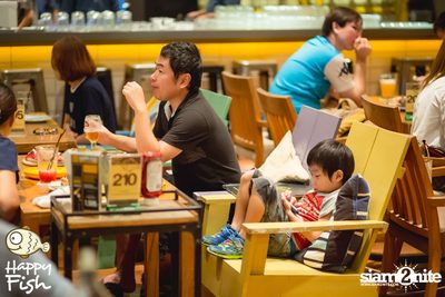 คืนวันศุกร์ ที่ร้าน แฮปปี้ ฟิช, เอเชีย ทีค เดอะ ริเวอร์ฟร้อนท์ — photo 41