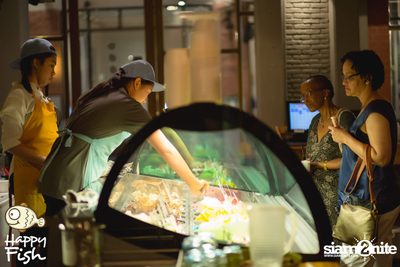 คืนวันศุกร์ ที่ร้าน แฮปปี้ ฟิช, เอเชีย ทีค เดอะ ริเวอร์ฟร้อนท์ — photo 45