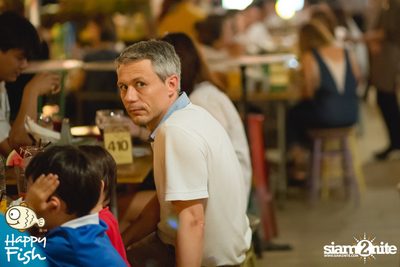 คืนวันศุกร์ ที่ร้าน แฮปปี้ ฟิช, เอเชีย ทีค เดอะ ริเวอร์ฟร้อนท์ — photo 56
