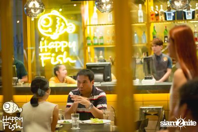 คืนวันศุกร์ ที่ร้าน แฮปปี้ ฟิช, เอเชีย ทีค เดอะ ริเวอร์ฟร้อนท์ — photo 59