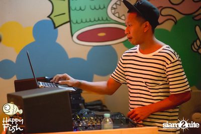 คืนวันศุกร์ ที่ร้าน แฮปปี้ ฟิช, เอเชีย ทีค เดอะ ริเวอร์ฟร้อนท์ — photo 74