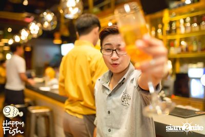 คืนวันศุกร์ ที่ร้าน แฮปปี้ ฟิช, เอเชีย ทีค เดอะ ริเวอร์ฟร้อนท์ — photo 84