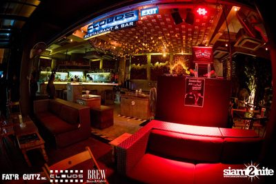 Seenspace Invasion ที่ร้าน Clouds, Fat'R Gut'z และ BREW Beers & Ciders — photo 4