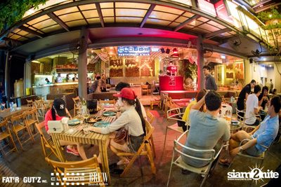 Seenspace Invasion ที่ร้าน Clouds, Fat'R Gut'z และ BREW Beers & Ciders — photo 6