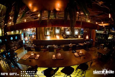 Seenspace Invasion ที่ร้าน Clouds, Fat'R Gut'z และ BREW Beers & Ciders — photo 11
