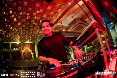 Seenspace Invasion ที่ร้าน Clouds, Fat'R Gut'z และ BREW Beers & Ciders — photo 16