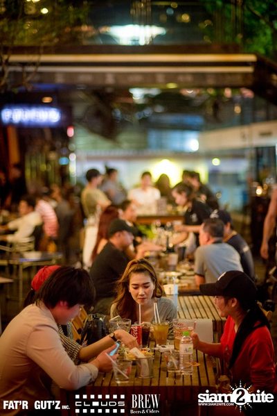 Seenspace Invasion ที่ร้าน Clouds, Fat'R Gut'z และ BREW Beers & Ciders — photo 40