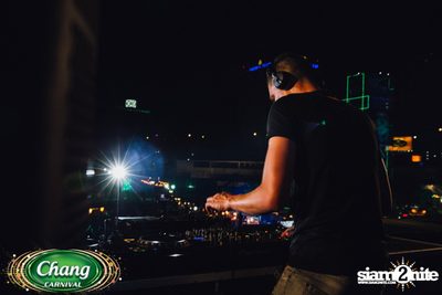 Chang Carnival: Neon The Night (Album 1) — photo 319