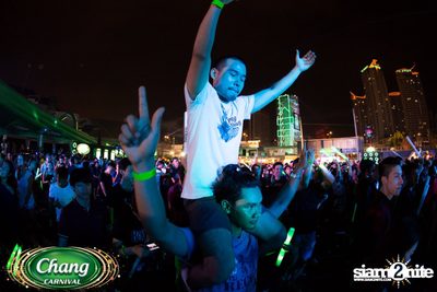 Chang Carnival: Neon The Night (Album 1) — photo 333