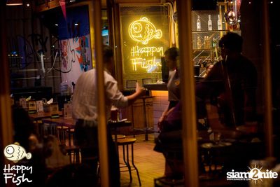 คืนวันศุกร์ ที่ร้าน แฮปปี้ ฟิช, เอเชีย ทีค เดอะ ริเวอร์ฟร้อนท์ — photo 4