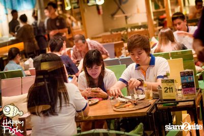 คืนวันศุกร์ ที่ร้าน แฮปปี้ ฟิช, เอเชีย ทีค เดอะ ริเวอร์ฟร้อนท์ — photo 7