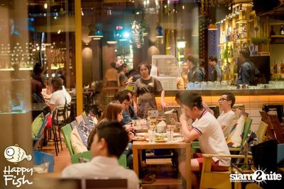 คืนวันศุกร์ ที่ร้าน แฮปปี้ ฟิช, เอเชีย ทีค เดอะ ริเวอร์ฟร้อนท์ — photo 9