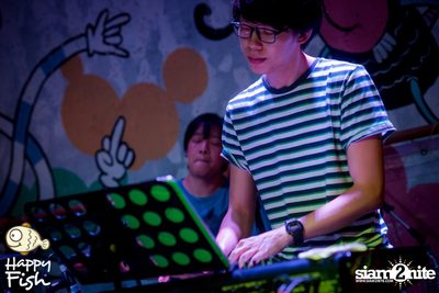 คืนวันศุกร์ ที่ร้าน แฮปปี้ ฟิช, เอเชีย ทีค เดอะ ริเวอร์ฟร้อนท์ — photo 17