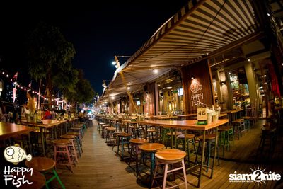 คืนวันศุกร์ ที่ร้าน แฮปปี้ ฟิช, เอเชีย ทีค เดอะ ริเวอร์ฟร้อนท์ — photo 36