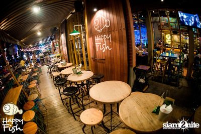 คืนวันศุกร์ ที่ร้าน แฮปปี้ ฟิช, เอเชีย ทีค เดอะ ริเวอร์ฟร้อนท์ — photo 38