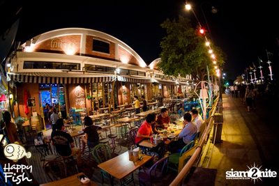 คืนวันศุกร์ ที่ร้าน แฮปปี้ ฟิช, เอเชีย ทีค เดอะ ริเวอร์ฟร้อนท์ — photo 43
