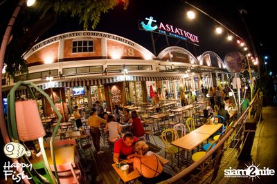 คืนวันศุกร์ ที่ร้าน แฮปปี้ ฟิช, เอเชีย ทีค เดอะ ริเวอร์ฟร้อนท์ — photo 45