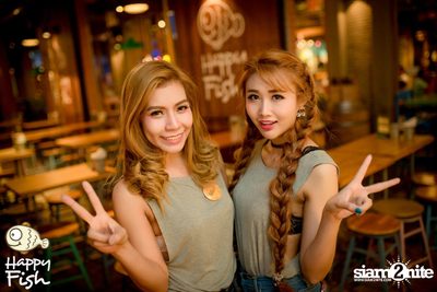 คืนวันศุกร์ ที่ร้าน แฮปปี้ ฟิช, เอเชีย ทีค เดอะ ริเวอร์ฟร้อนท์ — photo 47