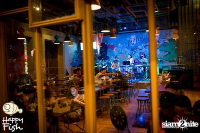 คืนวันศุกร์ ที่ร้าน แฮปปี้ ฟิช, เอเชีย ทีค เดอะ ริเวอร์ฟร้อนท์ — photo 52