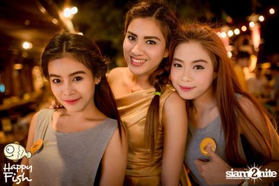 คืนวันศุกร์ ที่ร้าน แฮปปี้ ฟิช, เอเชีย ทีค เดอะ ริเวอร์ฟร้อนท์ — photo 55