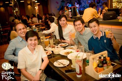 คืนวันศุกร์ ที่ร้าน แฮปปี้ ฟิช, เอเชีย ทีค เดอะ ริเวอร์ฟร้อนท์ — photo 65