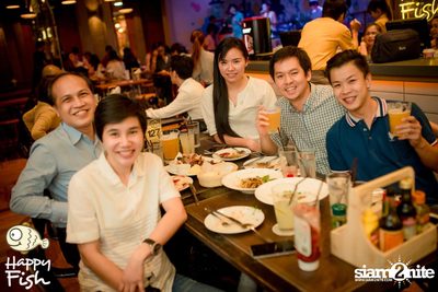 คืนวันศุกร์ ที่ร้าน แฮปปี้ ฟิช, เอเชีย ทีค เดอะ ริเวอร์ฟร้อนท์ — photo 66
