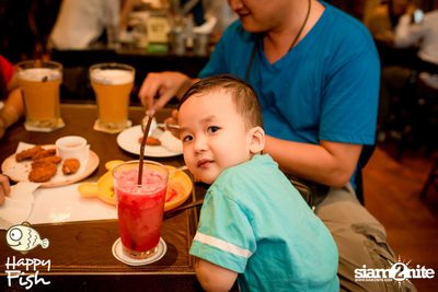คืนวันศุกร์ ที่ร้าน แฮปปี้ ฟิช, เอเชีย ทีค เดอะ ริเวอร์ฟร้อนท์ — photo 80