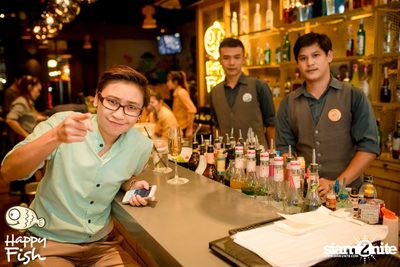 คืนวันศุกร์ ที่ร้าน แฮปปี้ ฟิช, เอเชีย ทีค เดอะ ริเวอร์ฟร้อนท์ — photo 90