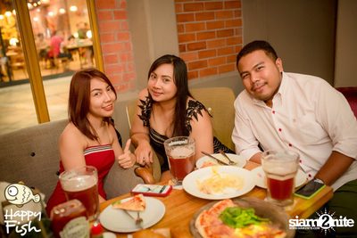 คืนวันศุกร์ ที่ร้าน แฮปปี้ ฟิช, เอเชีย ทีค เดอะ ริเวอร์ฟร้อนท์ — photo 94