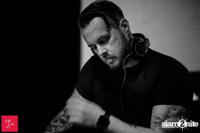 DJ FINGAZ (Dragon-i HK) at CÉ LA VI Bangkok — photo 6