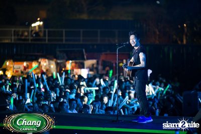 Chang Carnival: Neon The Night (Album 1) — photo 277
